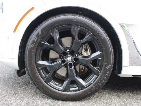 Used 2023 BMW X7 xDrive40i w/ Executive Package image 10