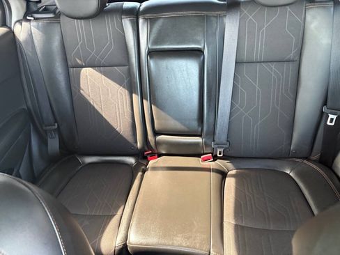 Used 2018 Chevrolet Trax LT w/ LT Convenience Package FWD image 9