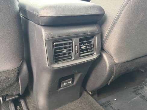 Used 2022 Toyota RAV4 XLE image 17