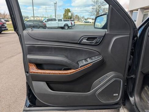 Used 2015 Chevrolet Suburban LTZ image 7