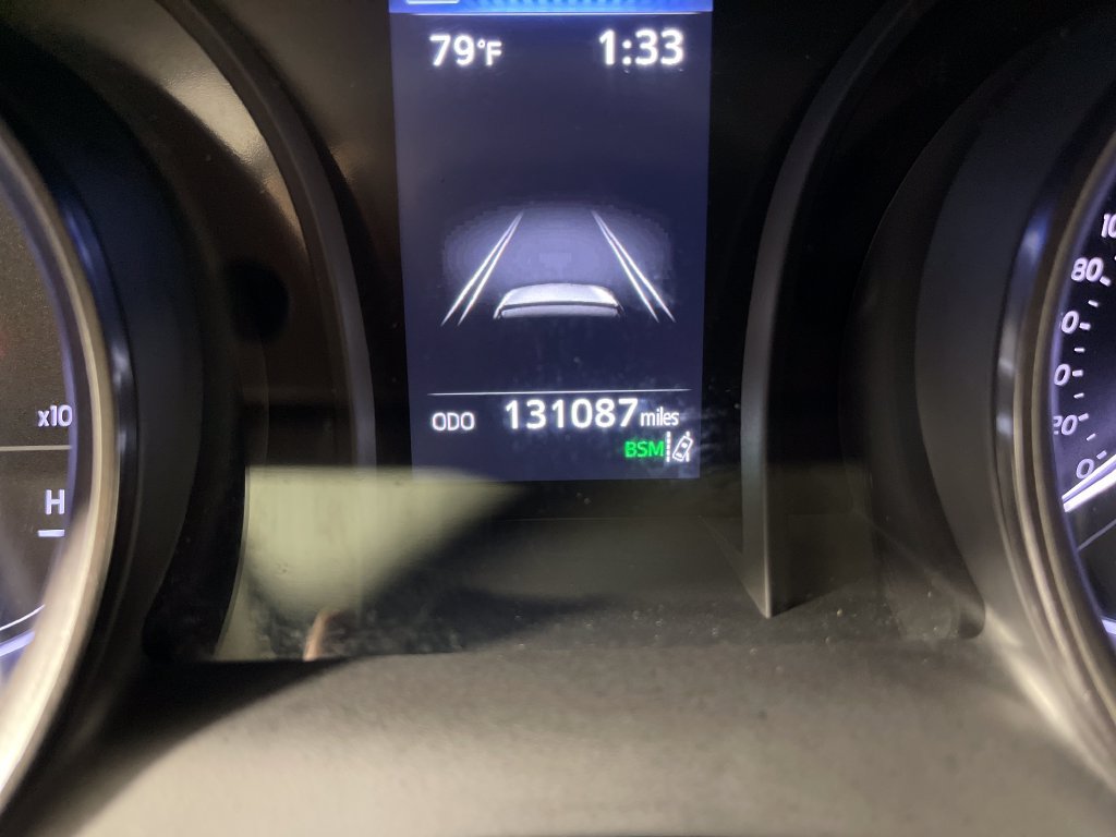Used 2021 Toyota Camry SE w/ Convenience Package FWD image 19