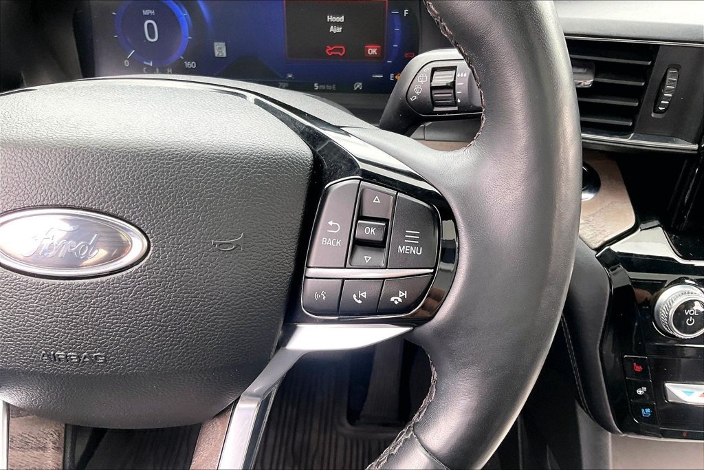 Certified 2022 Ford Explorer Platinum w/ Equipment Group 601A AWD/4WD image 18