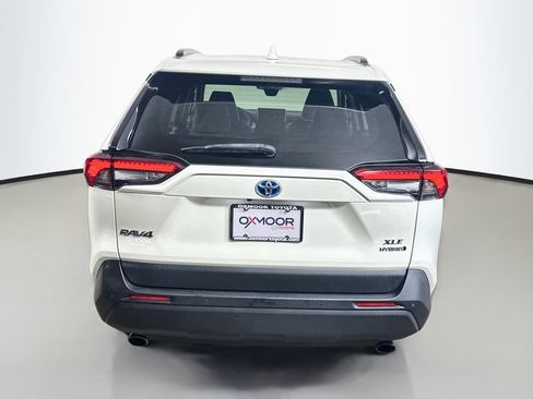 Certified 2021 Toyota RAV4 XLE Premium AWD/4WD image 6