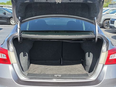 Used 2019 Nissan Sentra S w/ Appearance Package FWD image 6