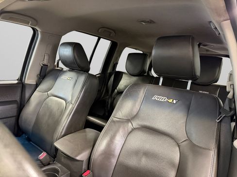 Used 2015 Nissan Xterra PRO-4X w/ Pro-4x Leather Package AWD/4WD image 35