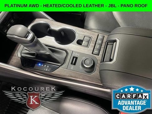 Used 2020 Toyota Highlander Platinum AWD/4WD image 17