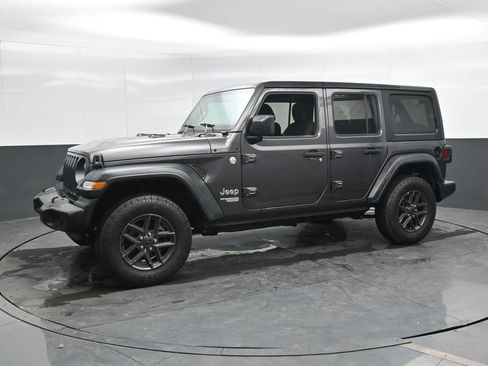 Used 2020 Jeep Wrangler Unlimited Sport image 7