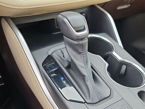 Used 2021 Toyota Highlander XLE image 16