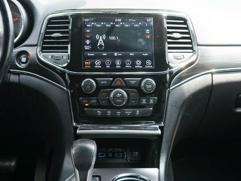 Used 2020 Jeep Grand Cherokee Limited w/ Premium Lighting Group AWD/4WD image 24