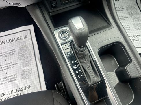 Used 2025 Nissan Sentra SV FWD image 22