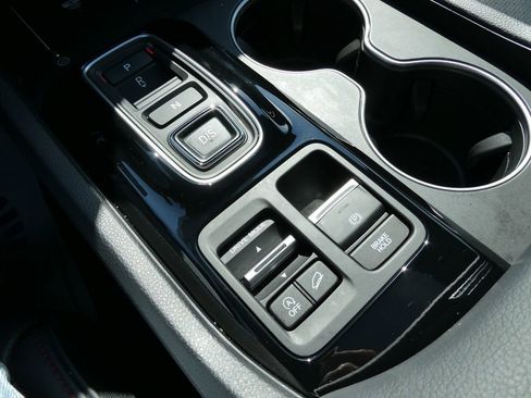 Used 2025 Honda Pilot Black Edition image 33