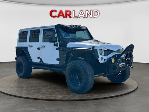 Used 2013 Jeep Wrangler Unlimited Rubicon w/ Connectivity Group AWD/4WD image 8