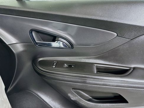 Used 2020 Buick Encore Preferred FWD image 31