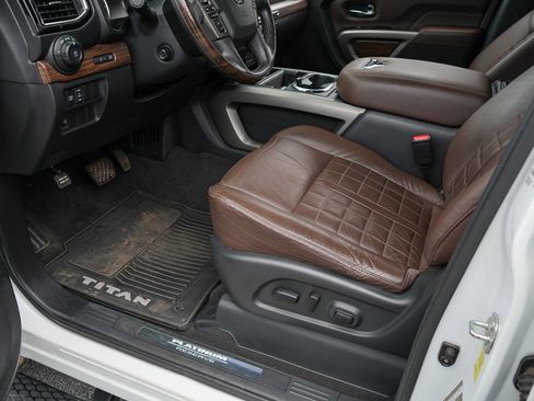 Used 2021 Nissan Titan Platinum Reserve w/ Moonroof Package image 17