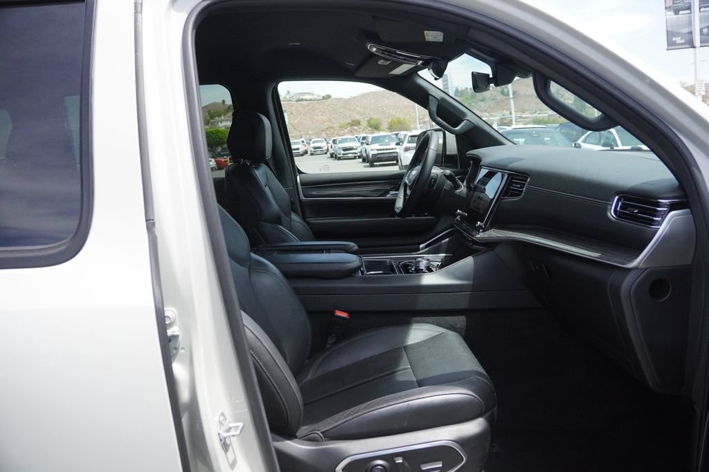 Certified 2022 Jeep Wagoneer Series II RWD image 31