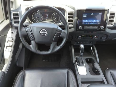 Used 2024 Nissan Frontier SL w/ Technology Package RWD image 16