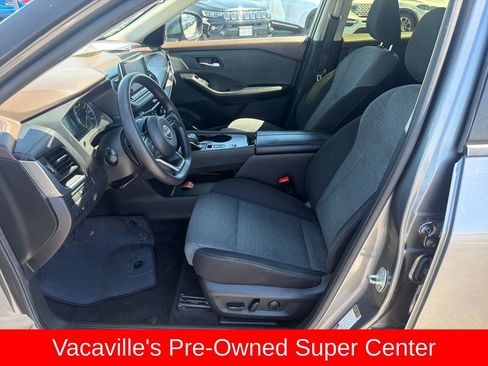 Used 2023 Nissan Rogue SV FWD image 9