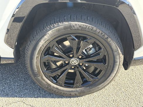 Certified 2023 Toyota RAV4 SE image 23