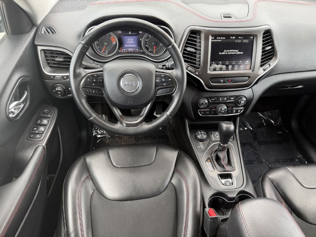 Used 2019 Jeep Cherokee Trailhawk w/ Cold Weather Group AWD/4WD image 17