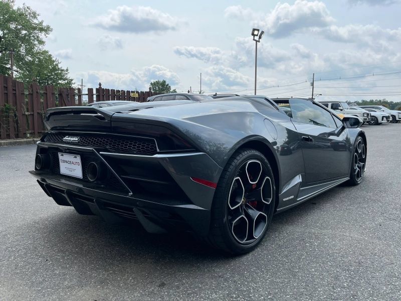 Used 2020 Lamborghini Huracan EVO AWD/4WD image 8
