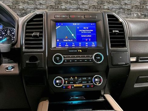 Used 2020 Ford Expedition Max Limited image 9