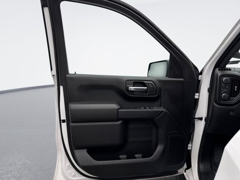 Used 2022 Chevrolet Silverado 1500 Custom AWD/4WD image 9