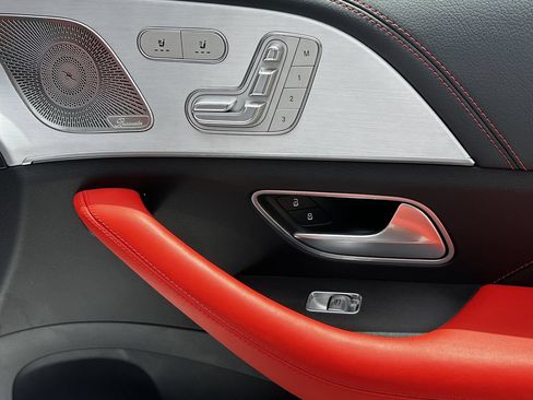Certified 2025 Mercedes-Benz GLE 53 AMG 4MATIC image 17