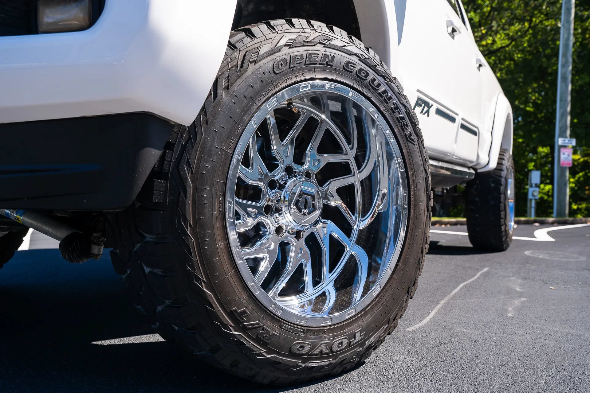 Used 2019 Ford F250 Lariat w/ Lariat Ultimate Package AWD/4WD image 2