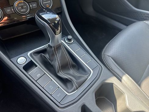 Used 2024 Volkswagen Jetta SE image 19