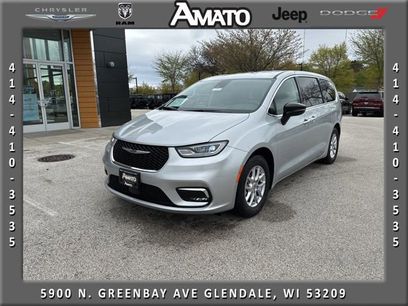 Used 2024 Chrysler Pacifica Touring-L
