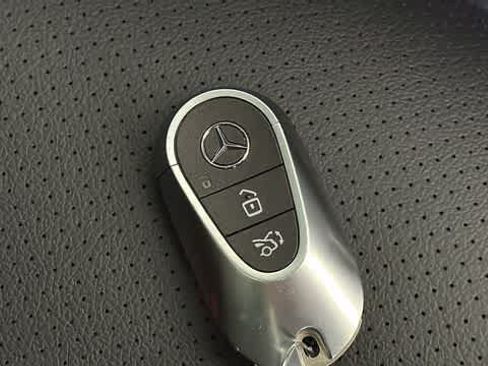 Certified 2026 Mercedes-Benz GLC 300 4MATIC image 32