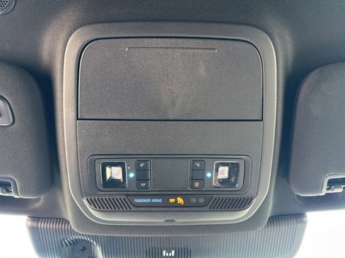 Used 2025 Ford Explorer ST-Line w/ ST-Line Street Pack image 42