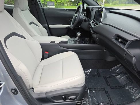 Used 2024 Lexus UX 250h FWD w/ Premium Package image 10
