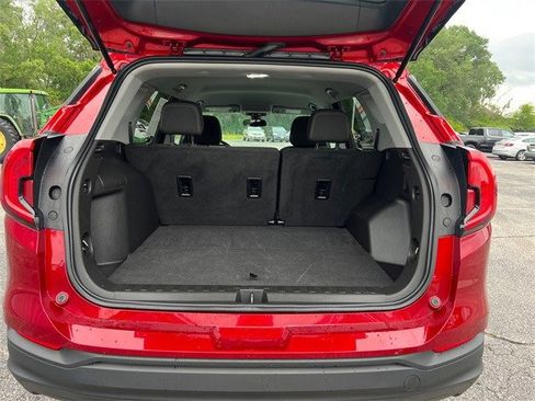 Used 2023 GMC Terrain SLE image 16