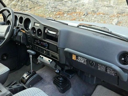 Used 1988 Toyota Land Cruiser AWD/4WD image 15
