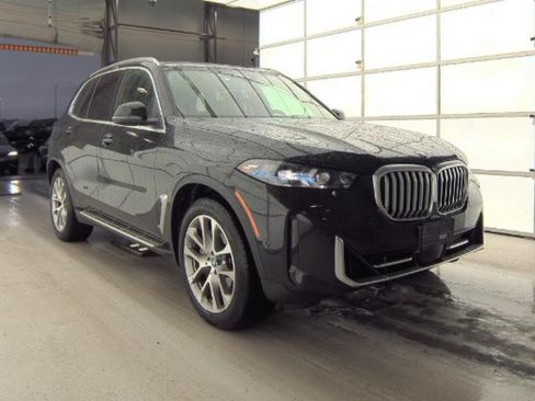 Used 2025 BMW X5 xDrive50e AWD/4WD image 2