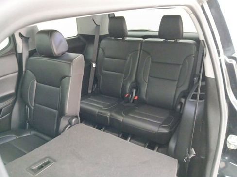 Used 2021 GMC Acadia SLT w/ Elevation Edition image 8