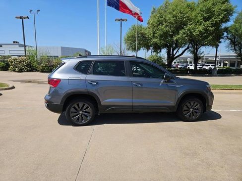 Used 2022 Volkswagen Taos S image 6