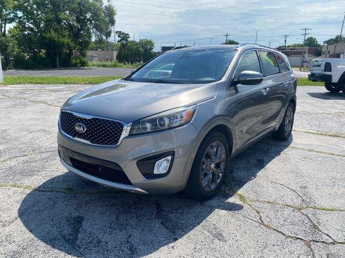 Used 2017 Kia Sorento SX FWD image 2