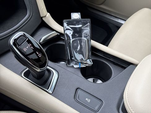 Used 2019 Cadillac XT5 Luxury image 36