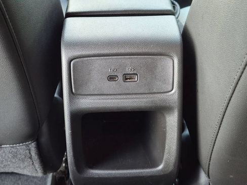 Used 2025 Chevrolet Trax LT w/ LT Convenience Package FWD image 25