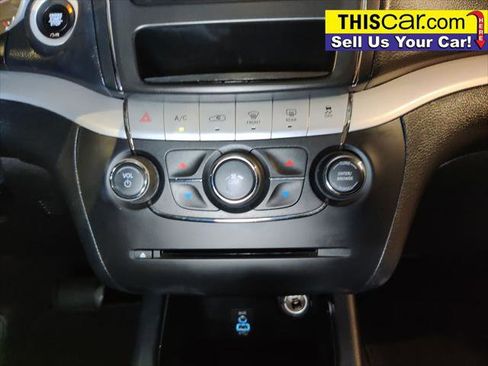 Used 2019 Dodge Journey SE w/ Blacktop Package FWD image 29
