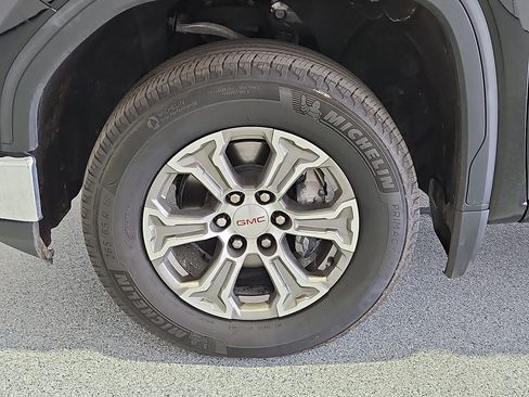 Used 2025 GMC Sierra 1500 SLT AWD/4WD image 11