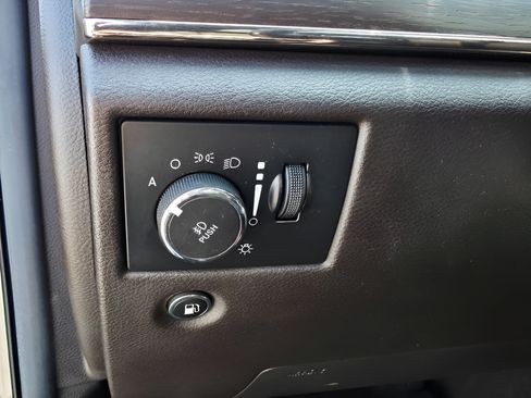 Used 2014 Jeep Grand Cherokee Summit AWD/4WD image 29