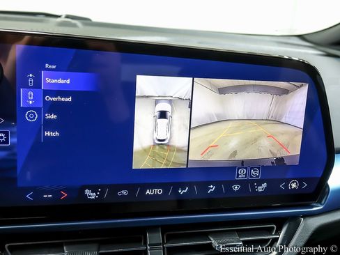 New 2026 Chevrolet Equinox EV LT image 15