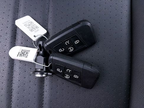 Used 2023 Volkswagen Tiguan SE AWD/4WD image 26