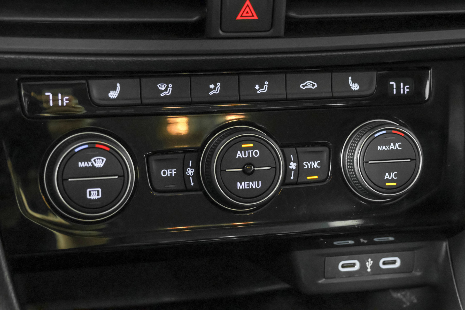 Used 2023 Volkswagen Jetta SE FWD image 31
