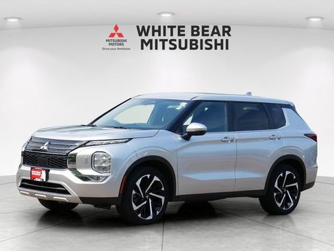 Used 2022 Mitsubishi Outlander SE AWD/4WD image 2