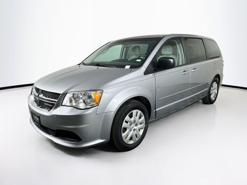 Used 2016 Dodge Grand Caravan SE w/ Quick Order Package 29E SE FWD image 3