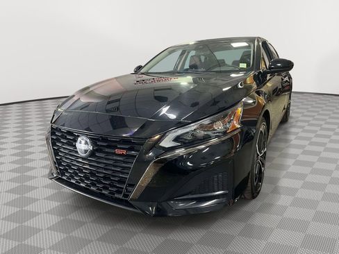 Used 2024 Nissan Altima 2.5 SR FWD image 7